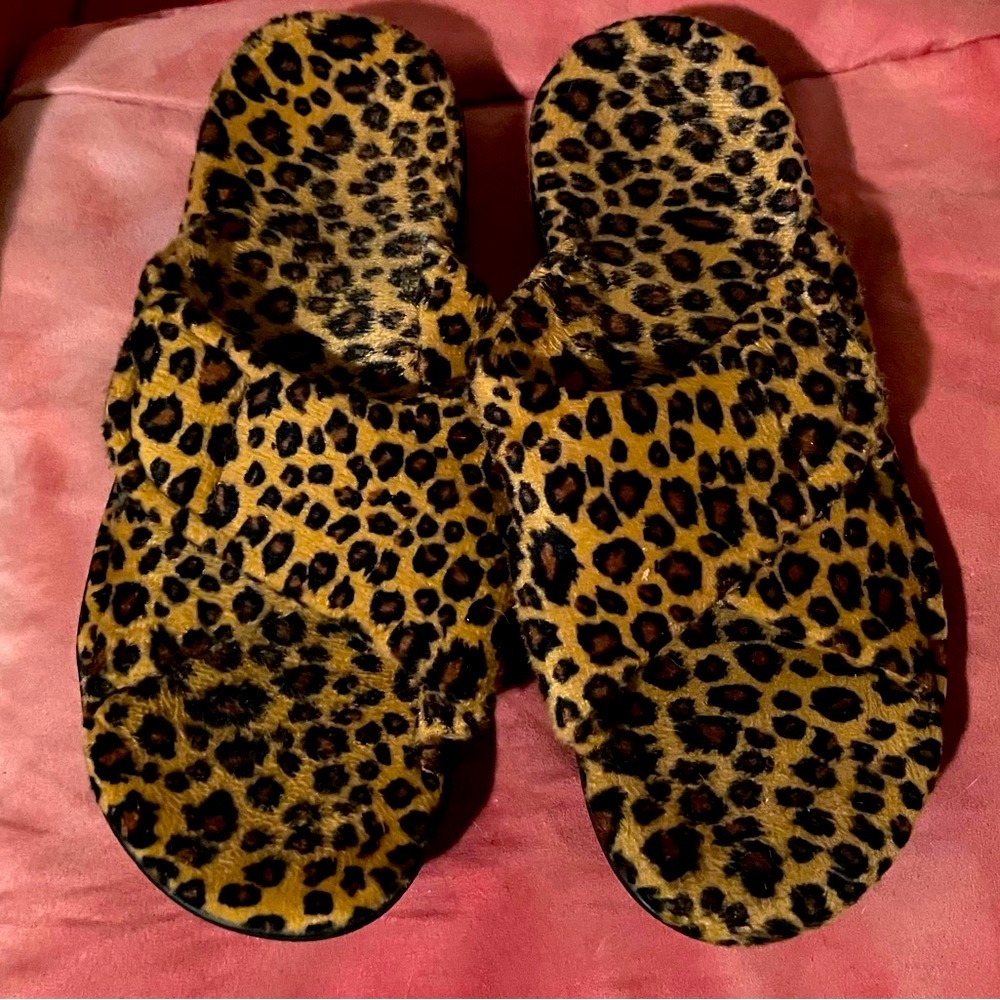 Orthaheel Leopard Print Slippers